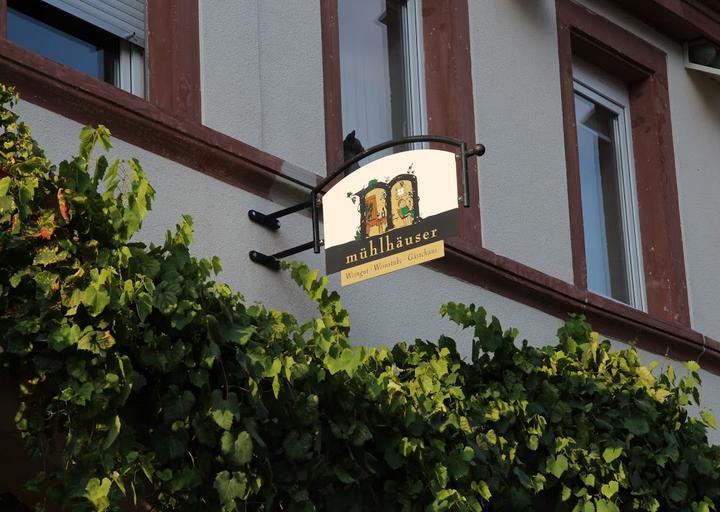 Weingut - Weinstube - Gaestehaus Muehlhaeuser